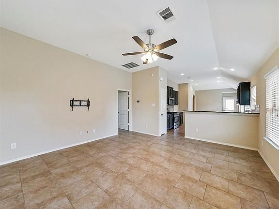 4th image of 20751 Winghaven Dr