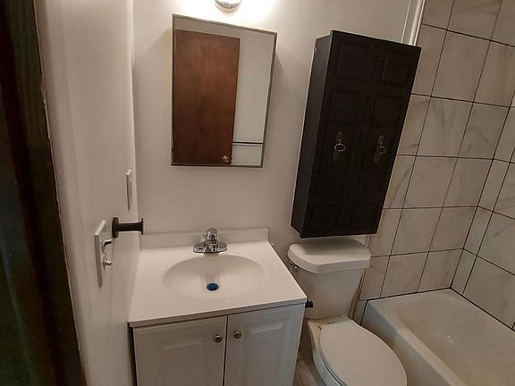 5th image of 9735 Joseph Campau St APT 6