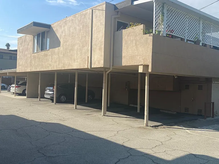 1014 W. Huntington Dr. — Photo 4