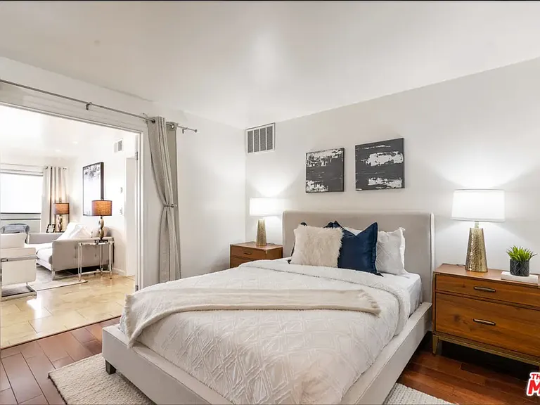1021 N Crescent Heights Blvd #207 — Photo 7