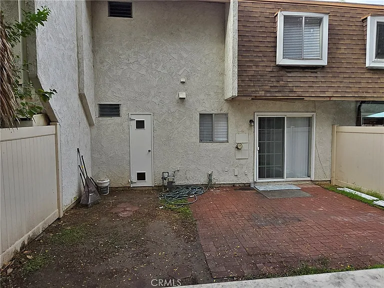 1151 Clark St — Photo 17