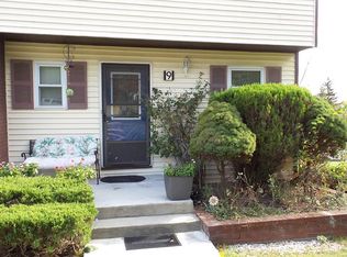 9 Forest Ridge Rd, Nanuet, NY 10954