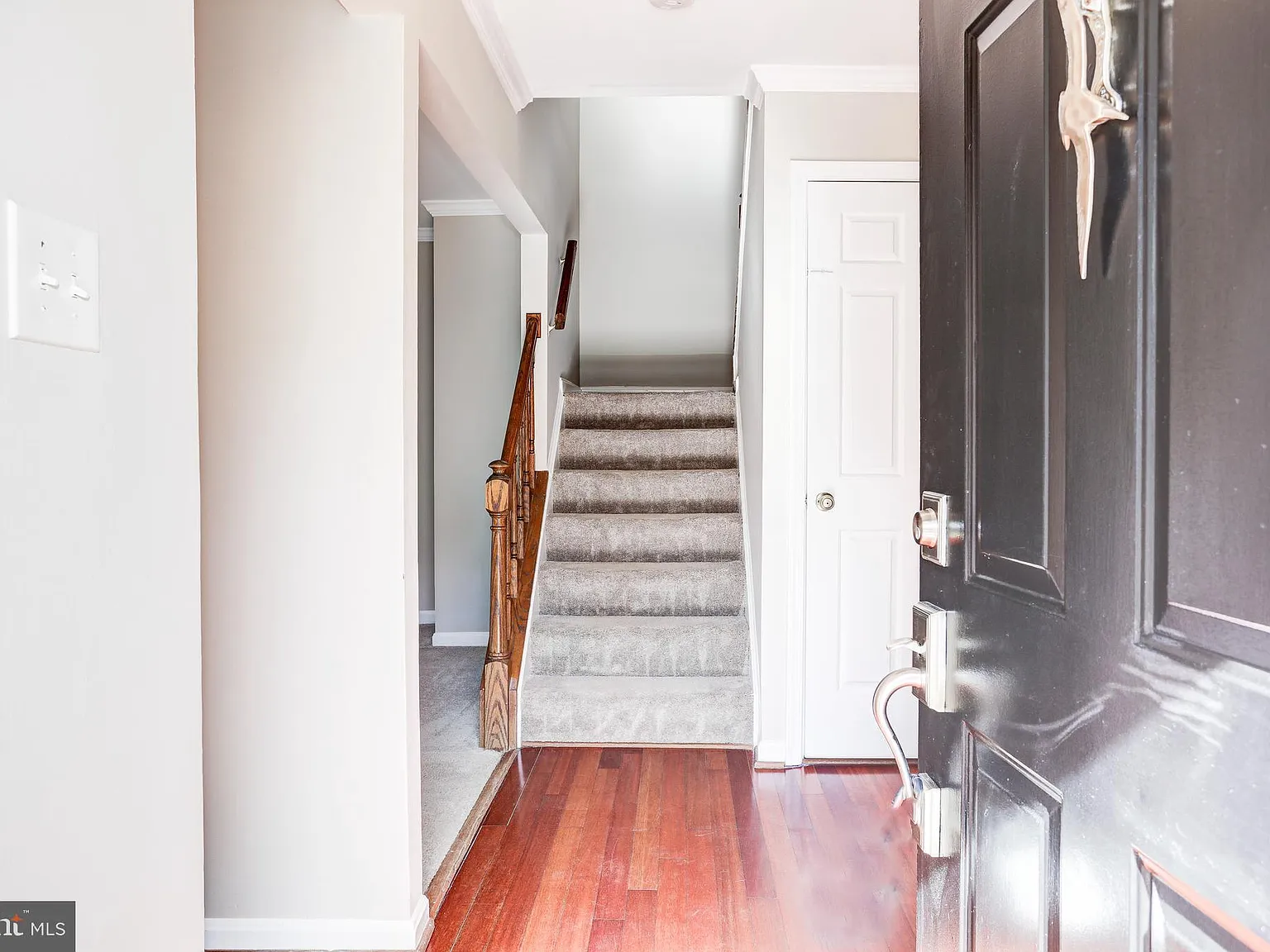 3 bed, 4.0 bath, 2014 sqft, $3,300 — Photo 3