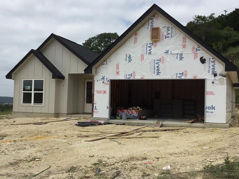 1st image of 1105 N Victory
