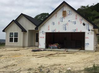 1105 N Victory, Kerrville, TX 78028