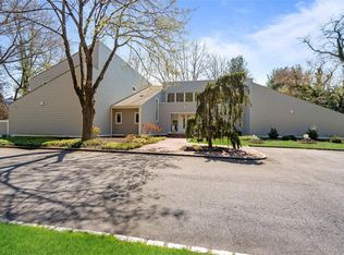91 Hoaglands Lane, Old Brookville, NY 11545