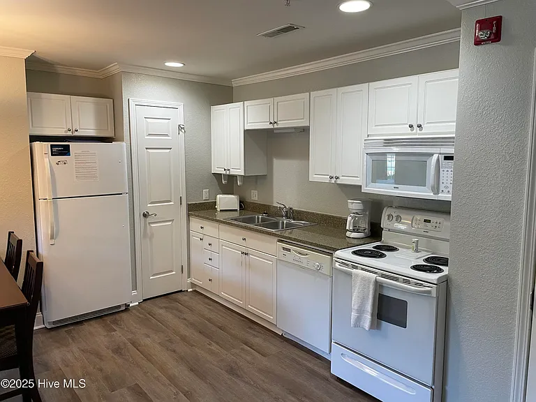 520 Little River Farm Blvd #C100 — Photo 8