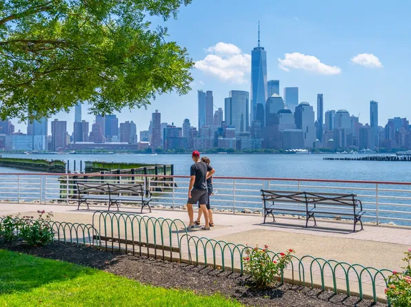 31 River Court image 18 of 18