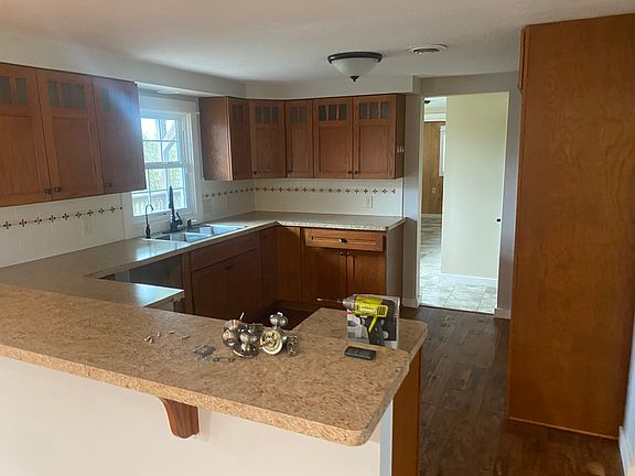 2nd image of 15660 Wildwood Ln
