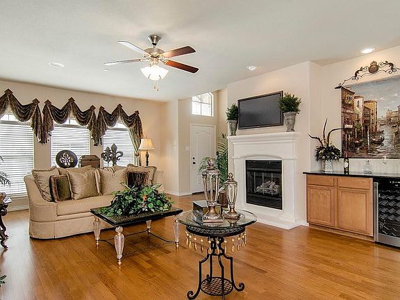 4th image of 4289 Indian Run Dr