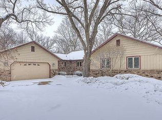 11911 Warblers Way, Roscoe, IL 61073