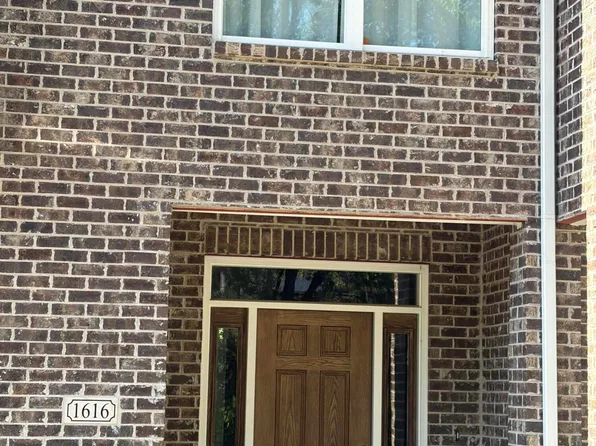 1616 Higbee Mill Rd, Lexington, KY 40503