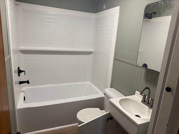 4th image of 720 N Morrison St