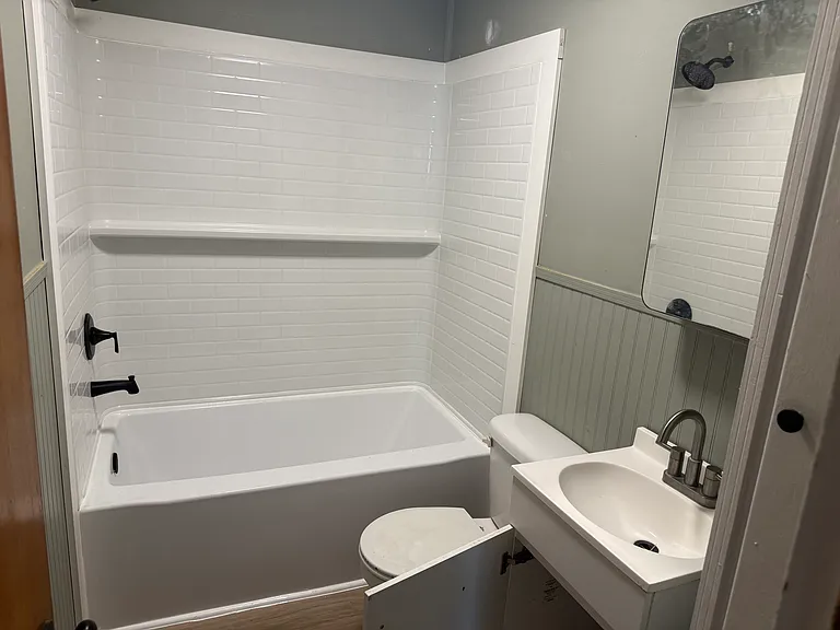 720 N Morrison St — Photo 4