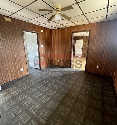 4th image of 3927 Elm St APT 2R