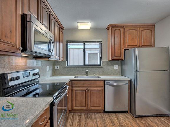 5th image of 428 S 11th St #1