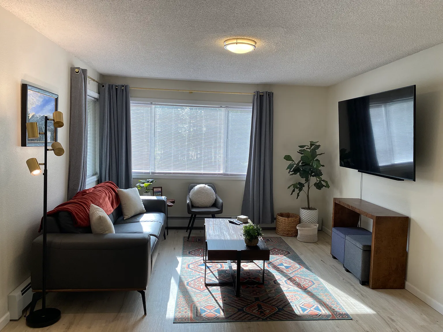 4501 Arctic Blvd — Photo 1