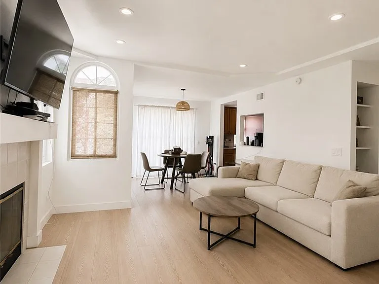 17883 Autry Ct — Photo 2