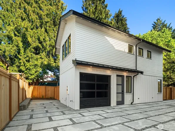 7064 Cleopatra Place NW, Seattle, WA 98117