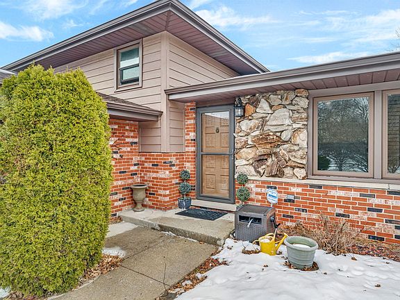 3rd image of 15601 Ridgeland Ave