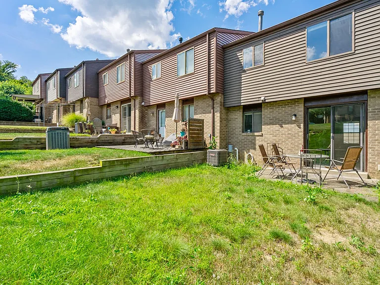 2851 Dolores Dr — Photo 23