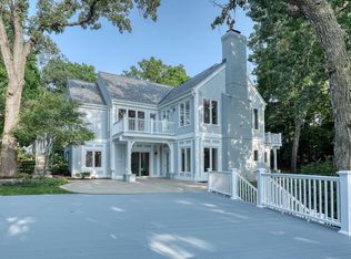 615 Garrison Ct, Delafield, WI 53018