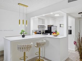 5501 Lakeside Dr APT 204, Margate, FL 33063