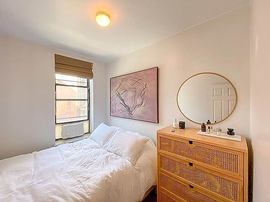 5th image of 163 Attorney St APT 2D