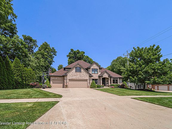 3rd image of 5804 Whitehaven Dr