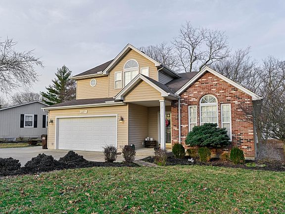 3rd image of 20058 Lakeview Dr