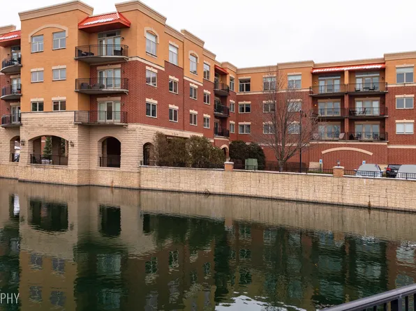 1200 N Foxdale Dr Unit 101, Addison, IL 60101