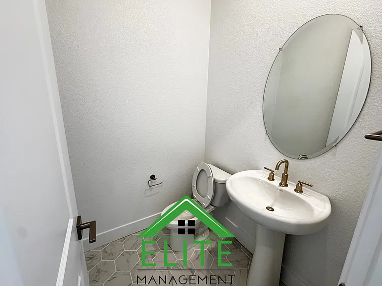 3041 Palo Alto St — Photo 15