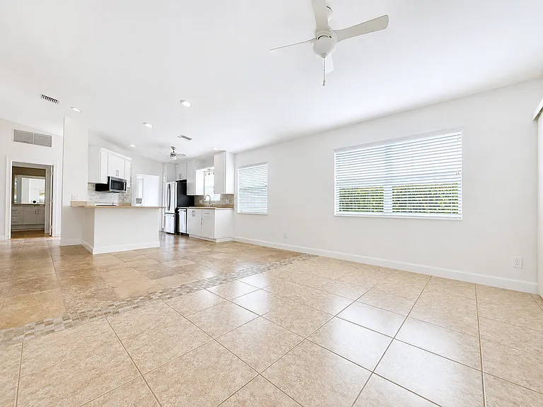 28869 Vermillion Ln — Photo 16