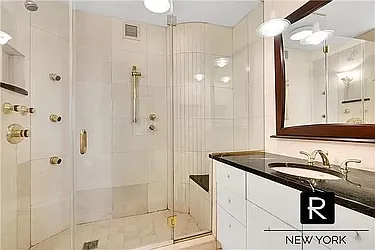 Rented by R New York