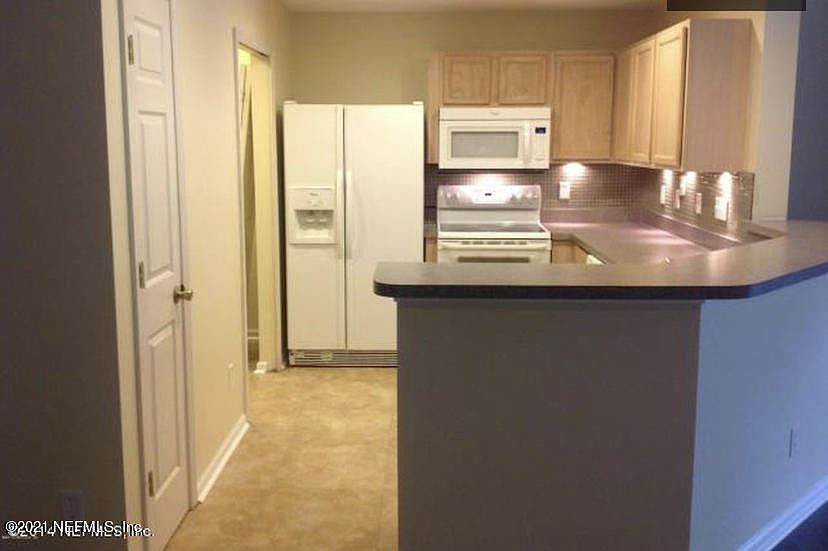 1st image of 13715 N Richmond Park Dr