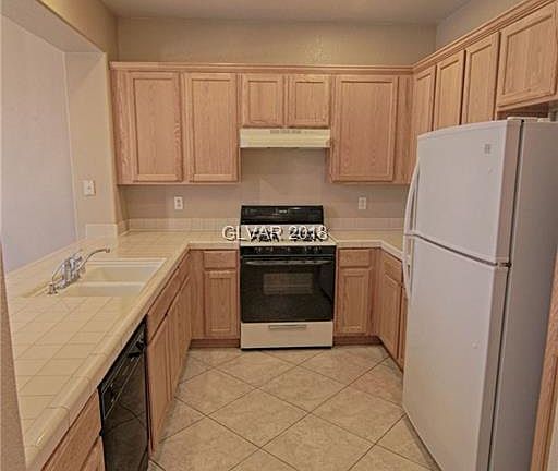 4th image of 10097 Capistrello Ave