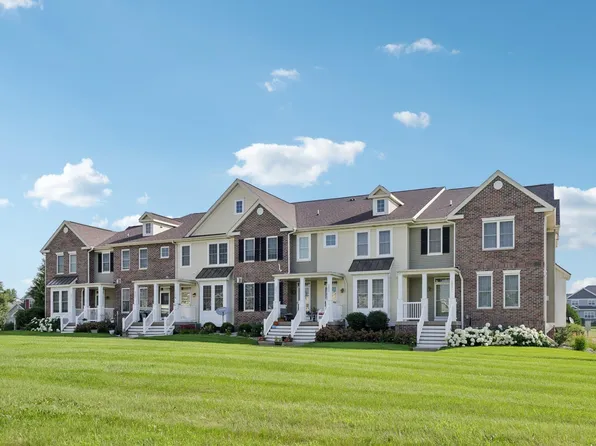 6863 Yellowwood Ln, Deforest, WI 53532