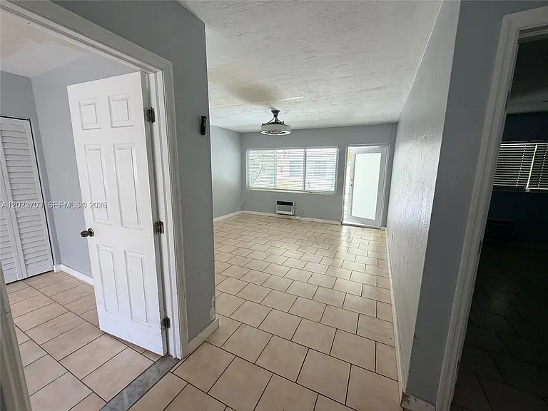 1233 Marseille Dr #5 — Photo 8