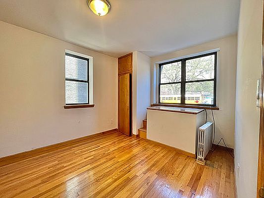 4th image of 22 W 77th St APT 12