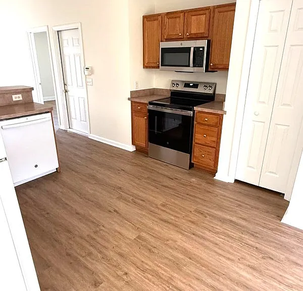 1111 SW Yorktown Gln — Photo 15