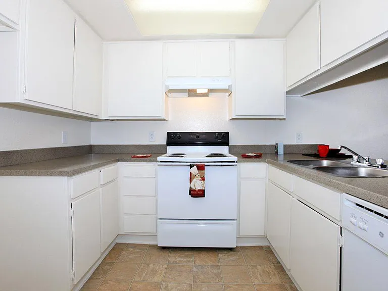 Five Coves Apartment Homes — Photo 45