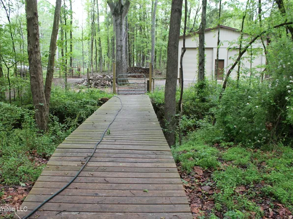 Cayce Rd, Byhalia, MS 38611