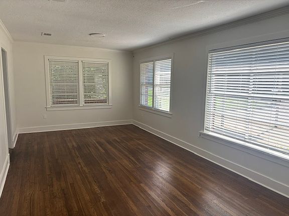 5th image of 2623 Myrtlewood Dr