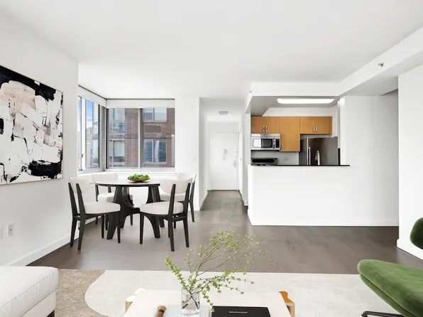 561 10th Avenue image 2 of 35