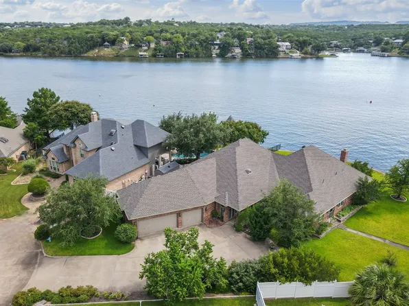 2306 Teal Pl W, Granbury, TX 76048