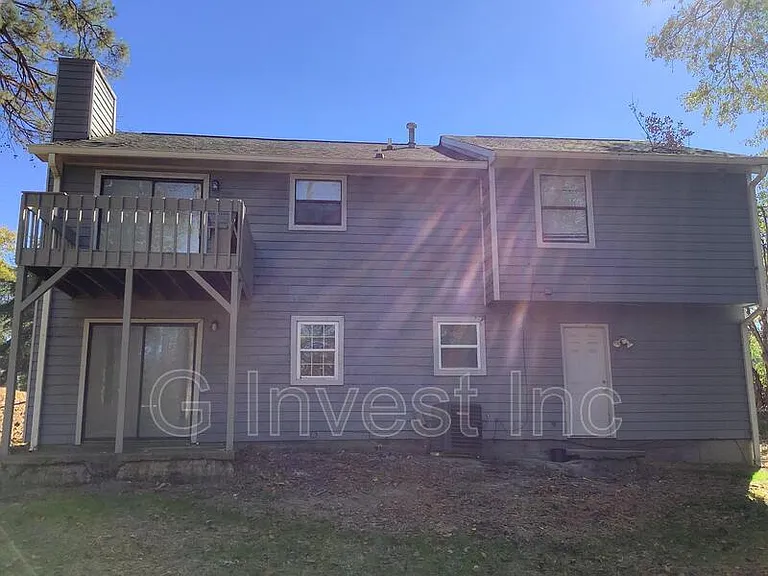2825 Foxhall Ln N — Photo 8