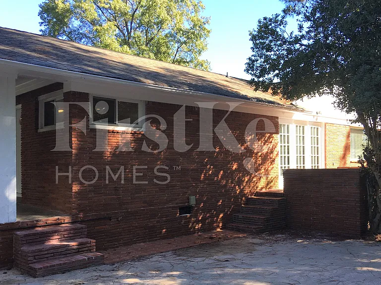 3393 Woods Dr — Photo 21