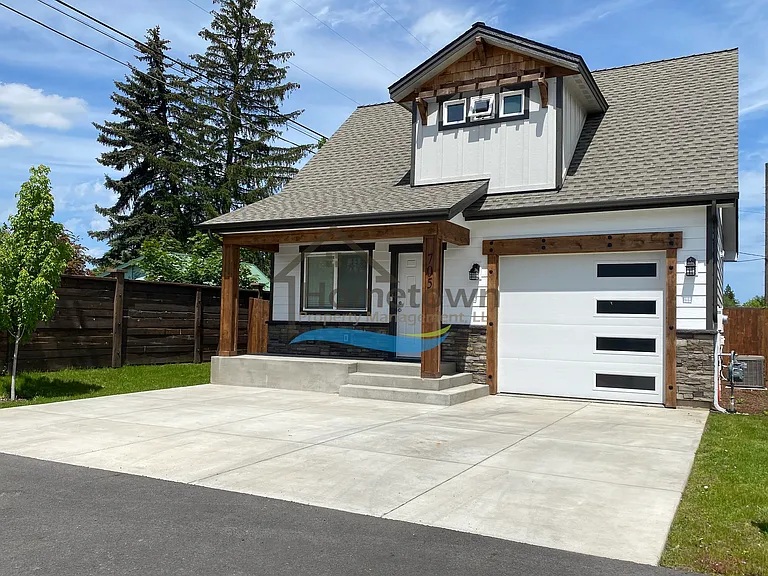 705 E Alaina Ave — Photo 2