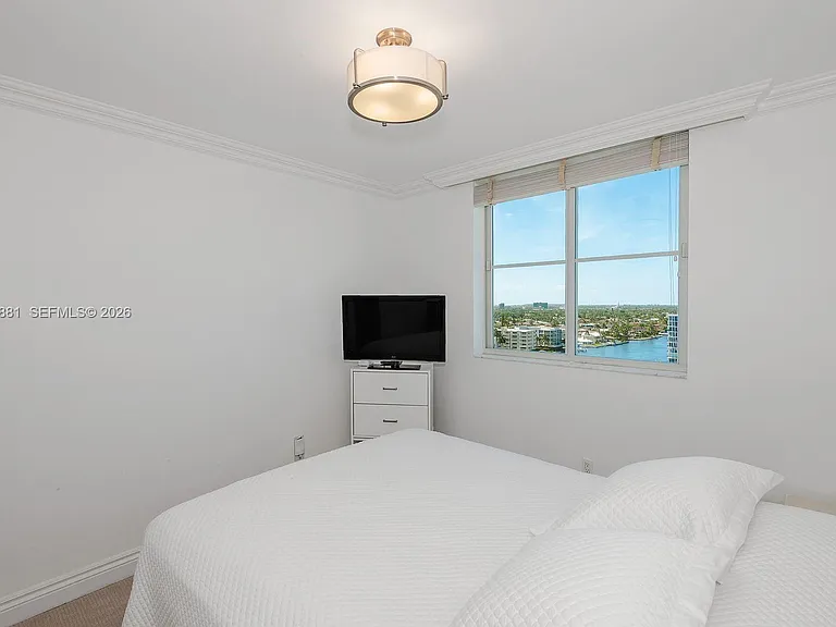 3020 NE 32nd Ave #1401 — Photo 11