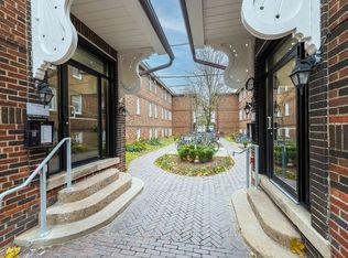 245 Howland Ave #C01, Toronto, ON M5R 3B7